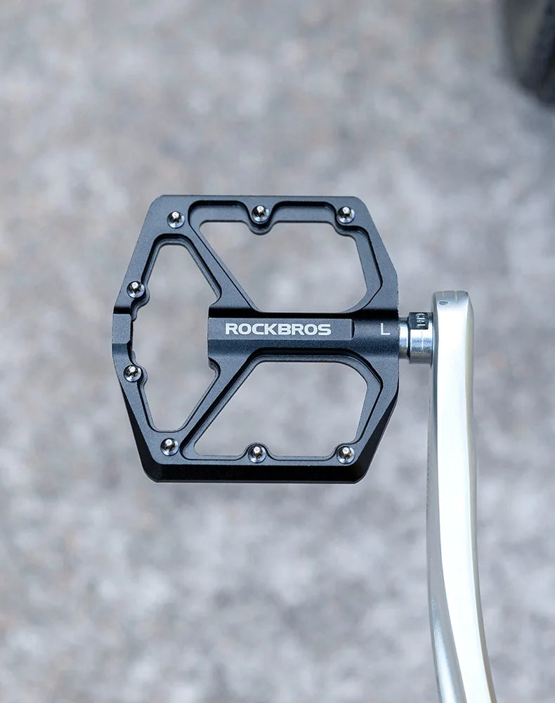ROCKBROS Bike Pedals Aluminum Alloy Anti-slip One-Piece Ultralight Sealed Bearing Cycling Pedals Waterproof Bicycle Accessories